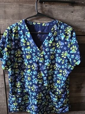 Maevn Paw Print V-Neck Scrub Top